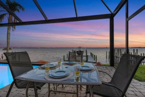 Luxury and Elegance! Stunning Riverfront view, Heated Pool - Bayview - Roelens